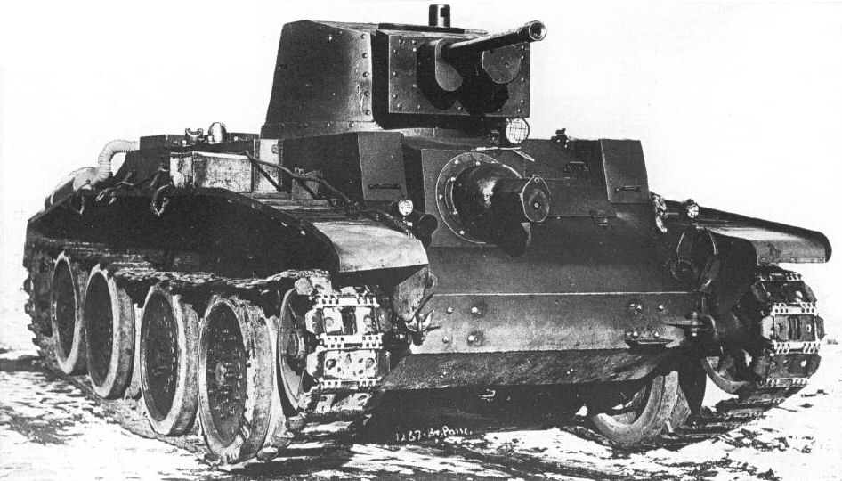 10TP: Polský tank který dokázal sundat pásy a pokračovat po silnici