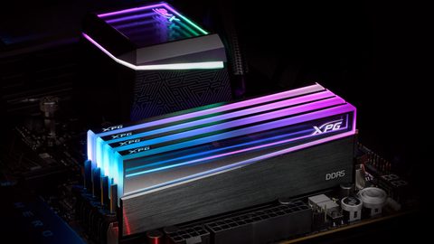 spolecnost-xpg-uvadi-na-trh-novakey-rgb-ddr5-prvni-pamet-na-svete-s-designem-nekonecneho-zrcadla