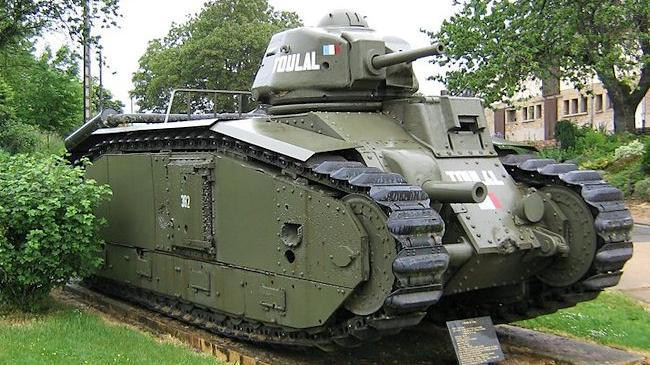 B1 francouzský obrněnec který působil silněji než pružně