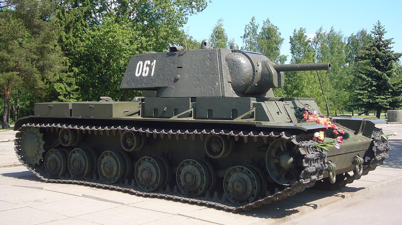 Těžký tank KV‑1S: Rychlý „lev“ ruských tanků      