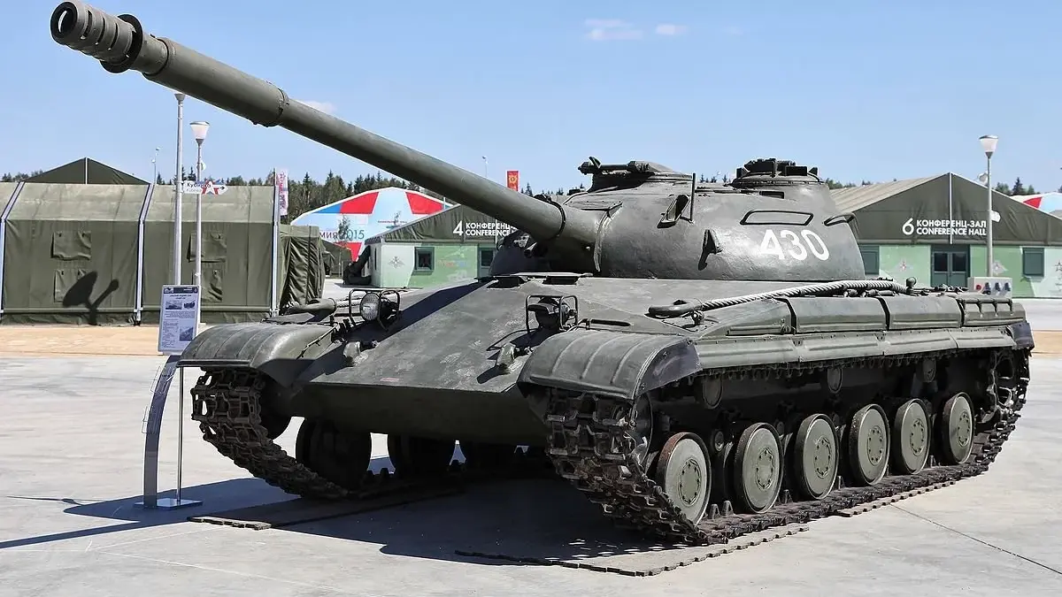 Objekt 430: Sovětský střední tank, který měl nahradit T-54