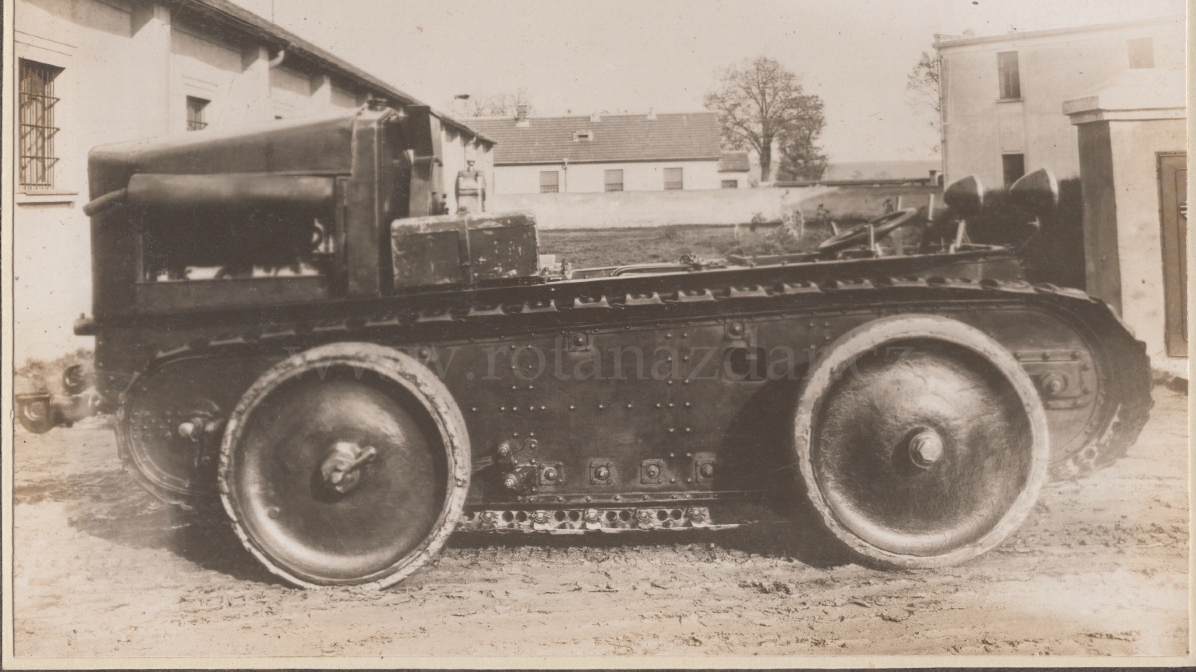 Kolohousenka: První československý tank na kolech i pásech