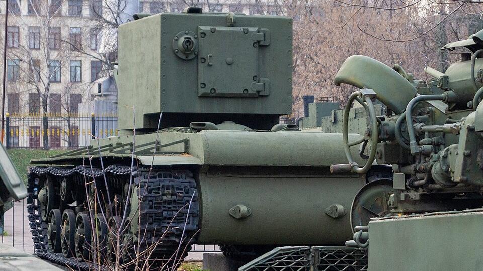 KV-2 byl spíš kladivo než přesný nástroj            