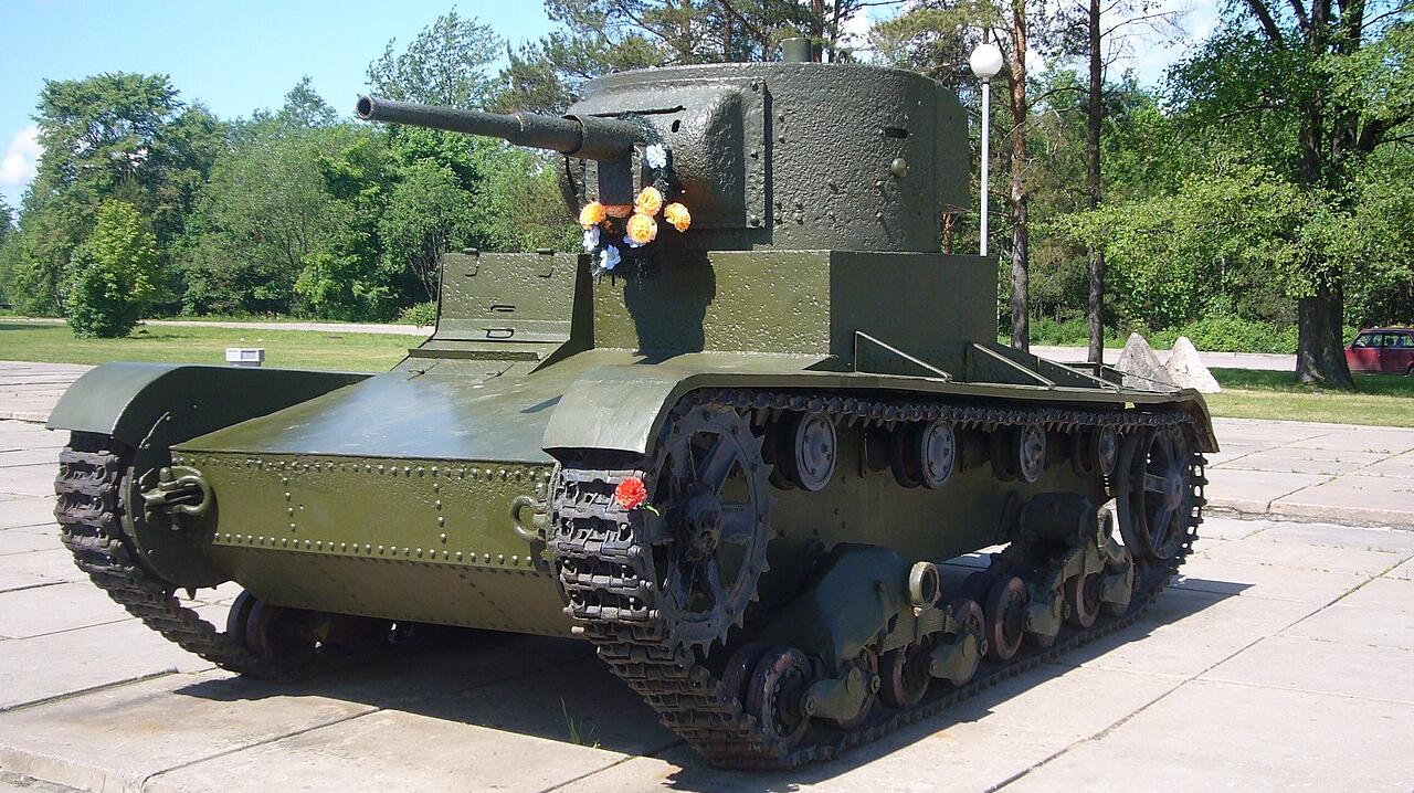 T-26: Sovětský masový tank  který formoval Rudou armádu