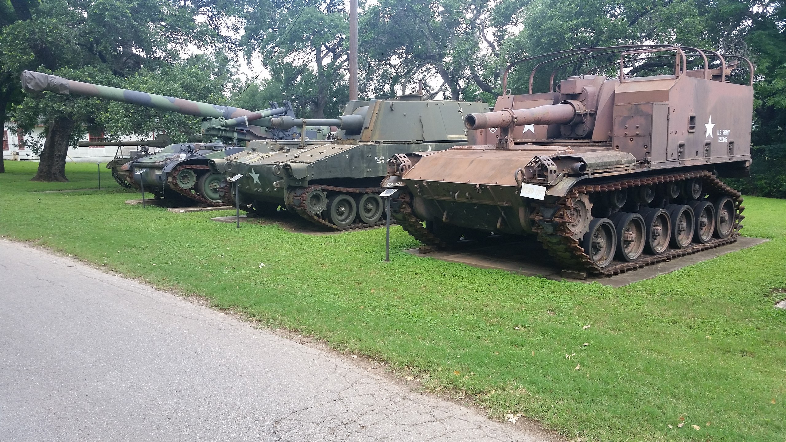 M44, M110A2 a M108 v muzeu