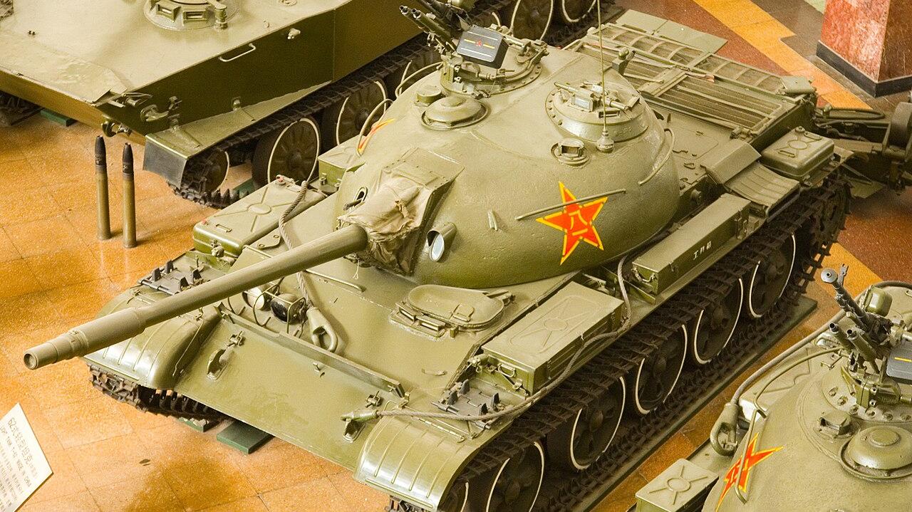 Type 62: Čínský lehký tank s 85mm kanonem           