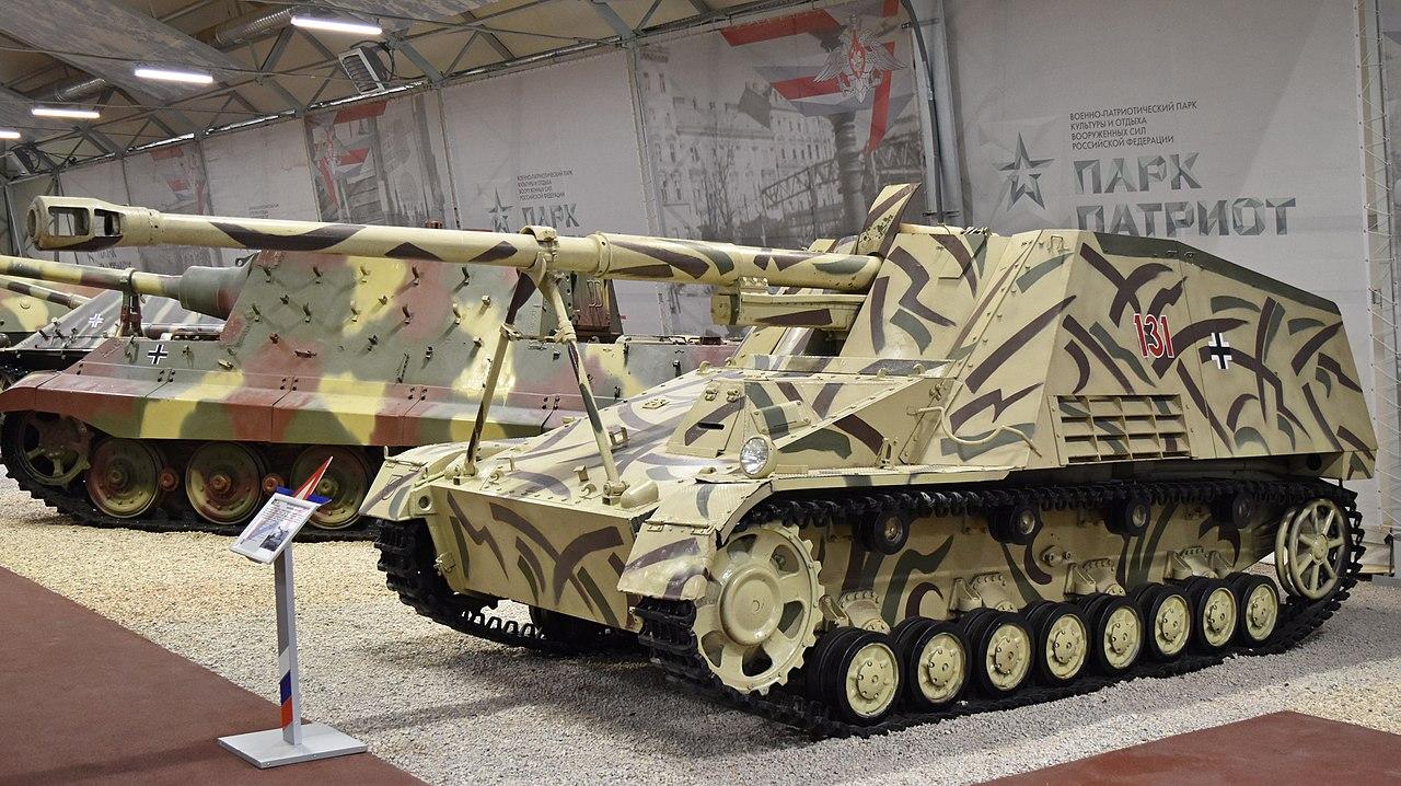 Nashorn: Německý 'nosorožec' s 88mm dělem           