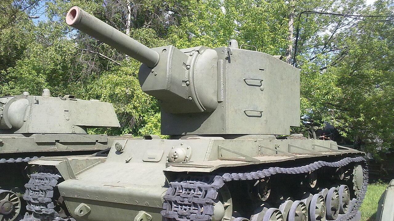KV-2 a legenda kterou vytvořila obrovská věž         